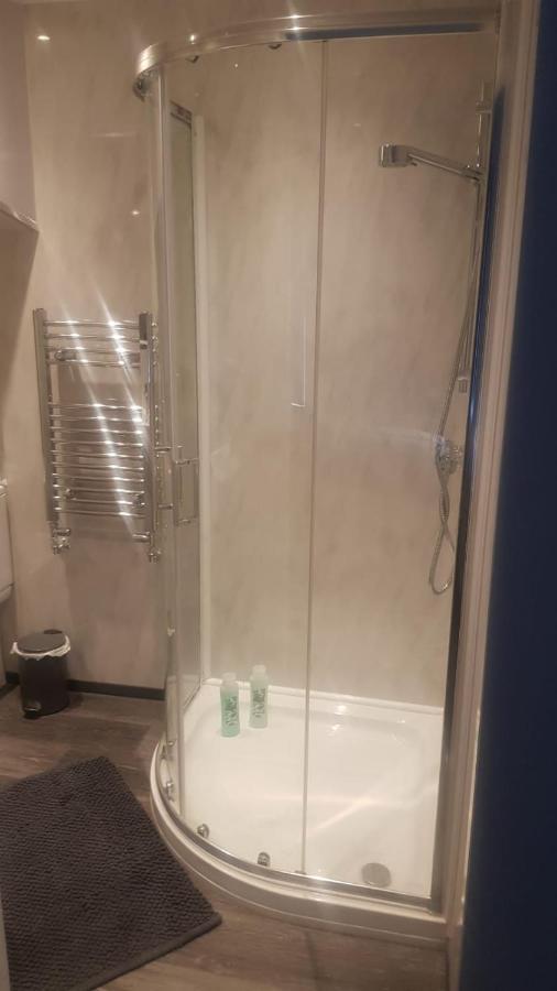 Highfields Living - All Rooms Ensuite- Free Wifi- Free Local Parking Sheffield Exterior photo