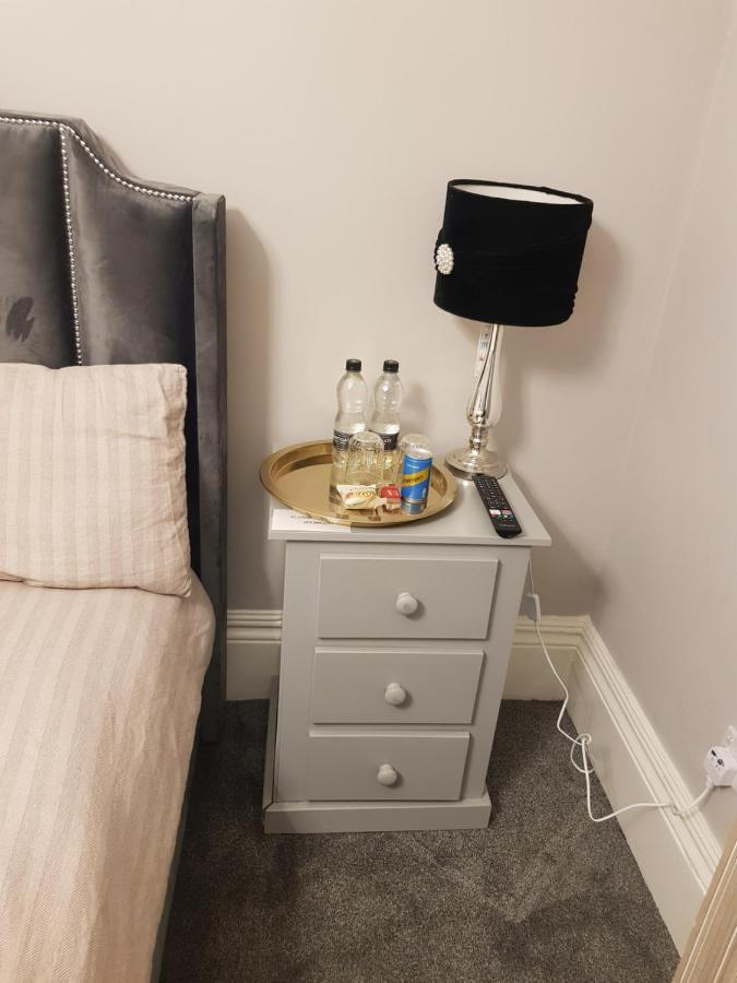 Highfields Living - All Rooms Ensuite- Free Wifi- Free Local Parking Sheffield Exterior photo